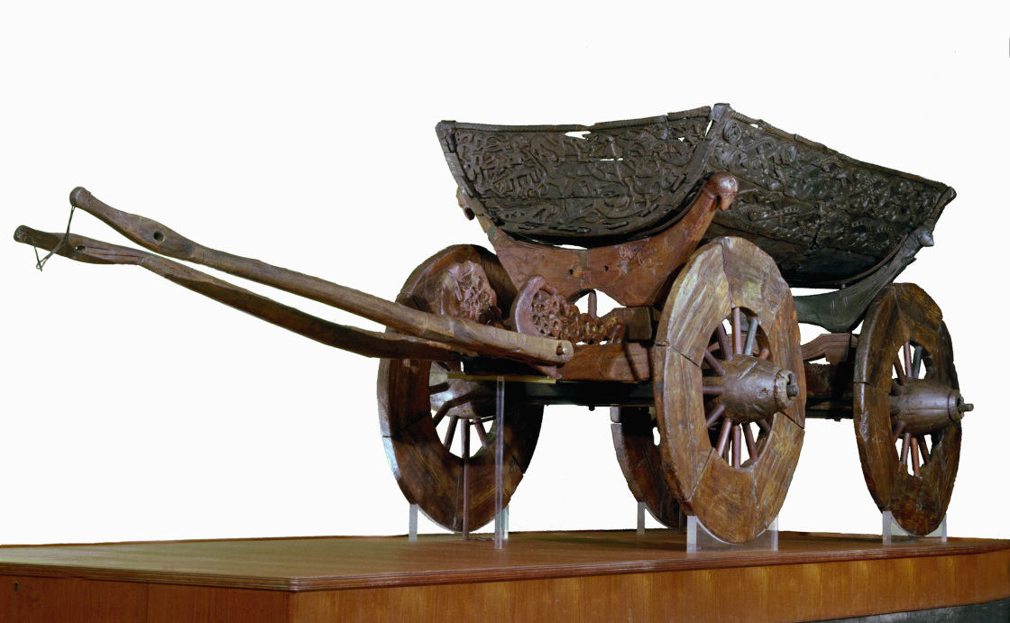 Bild: Zeremonialwagen aus der Wikingerzeit, Museum of Cultural History, University of Oslo/Eirik Irgens Johnsen - vergrerte Ansicht